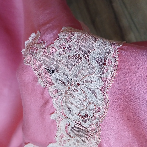 Victoria's Secret Silk Pink Ruffle Hem Nightgown Slip. Size L - Picture 9 of 17